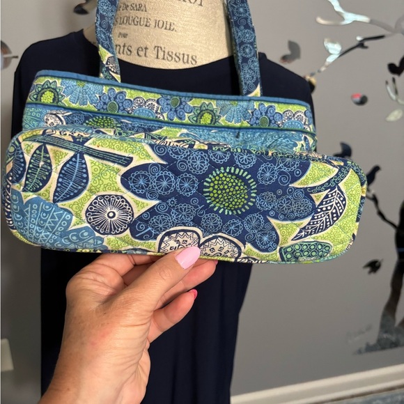 Vera Bradley Quilted Handbag – Blue & Green Floral Pattern - Picture 3 of 7